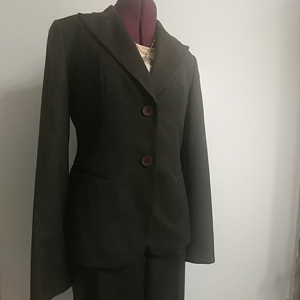Brown Pinstripe Like New Ann Taylor Loft Suit 0